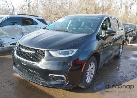 2023 Chrysler Pacifica Touring L z USA, uszkodzony, nr VIN 2C4RC1BG6PR624903